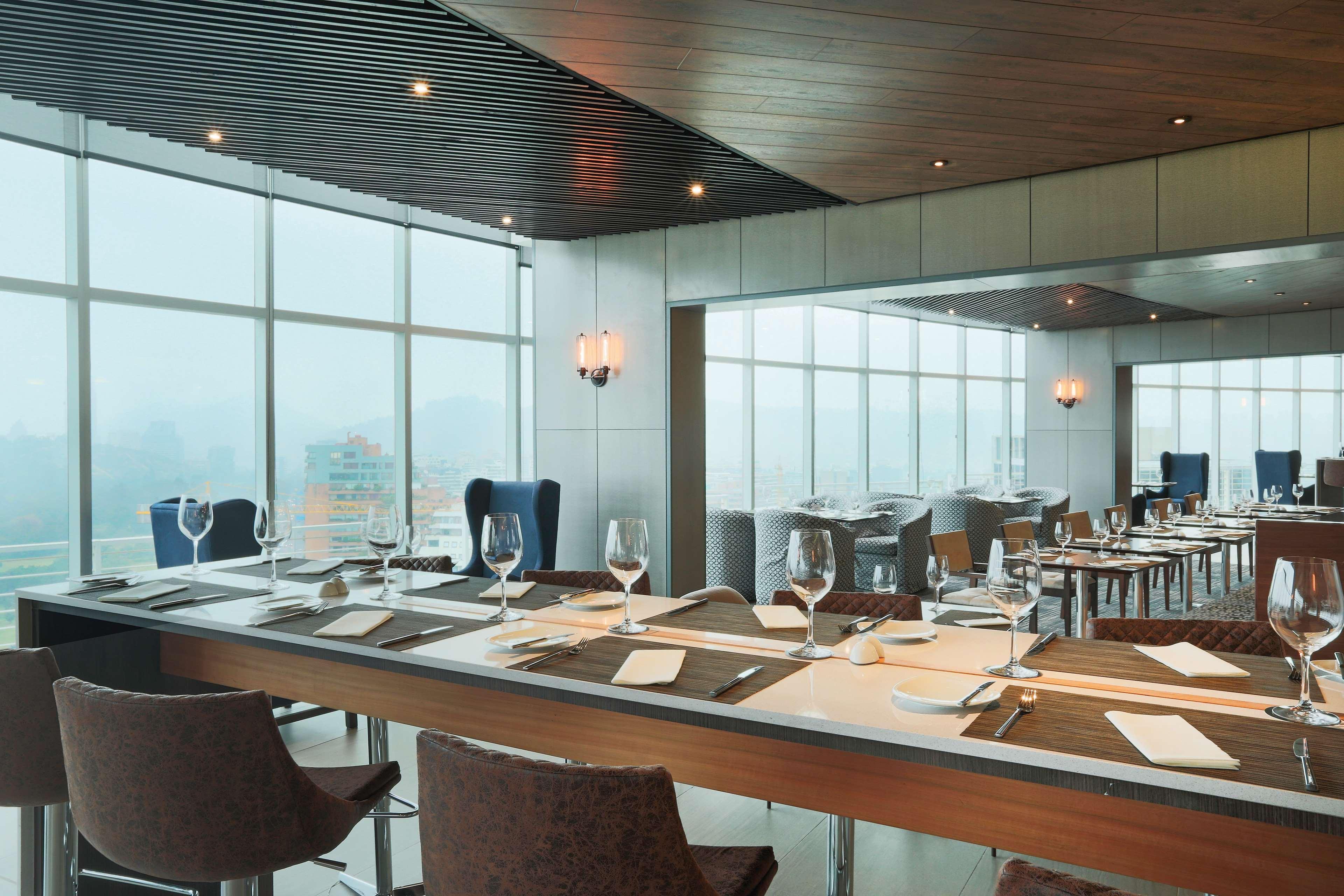 Отель Doubletree By Hilton Santiago Kennedy, Chile Экстерьер фото