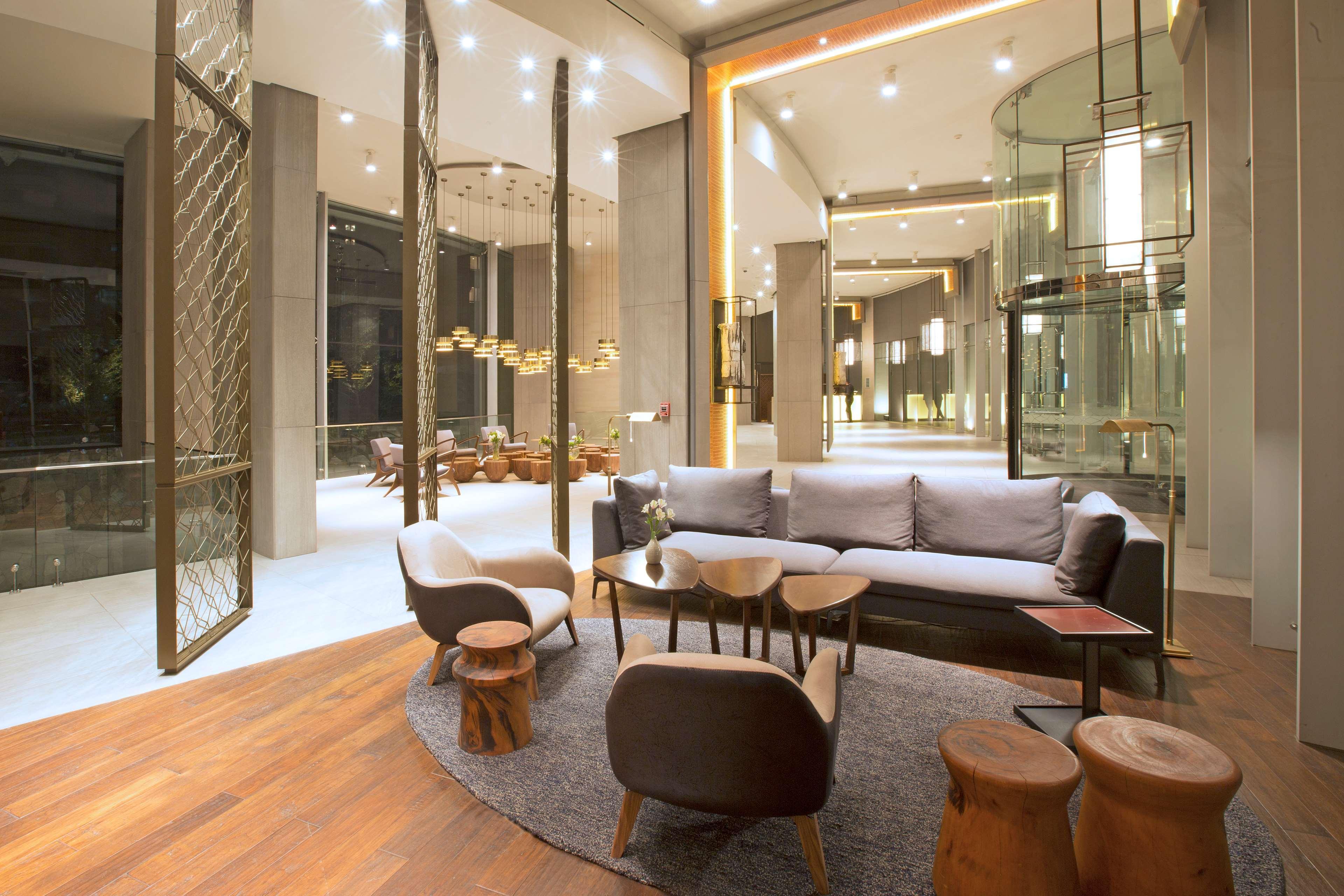 Отель Doubletree By Hilton Santiago Kennedy, Chile Экстерьер фото