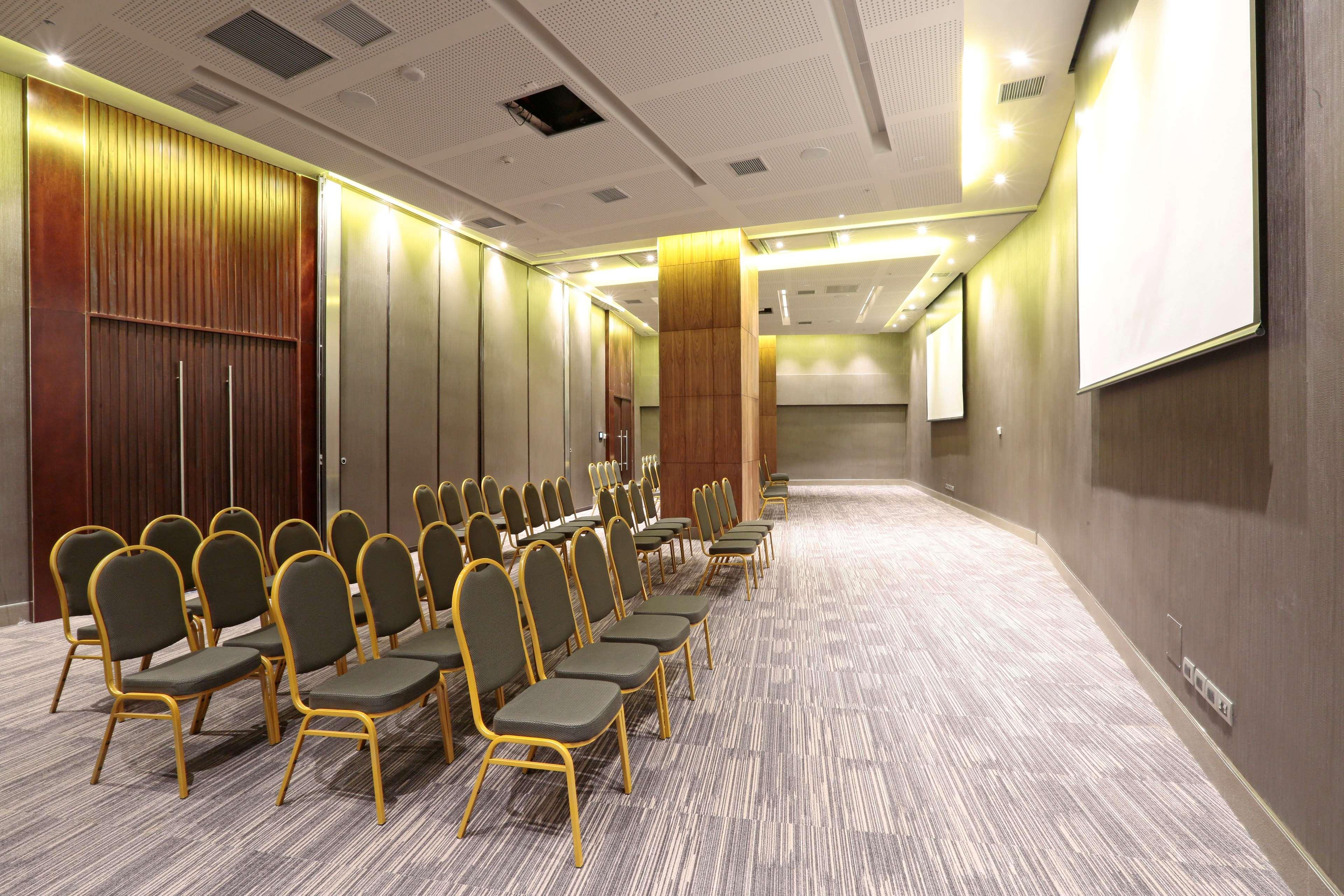 Отель Doubletree By Hilton Santiago Kennedy, Chile Экстерьер фото
