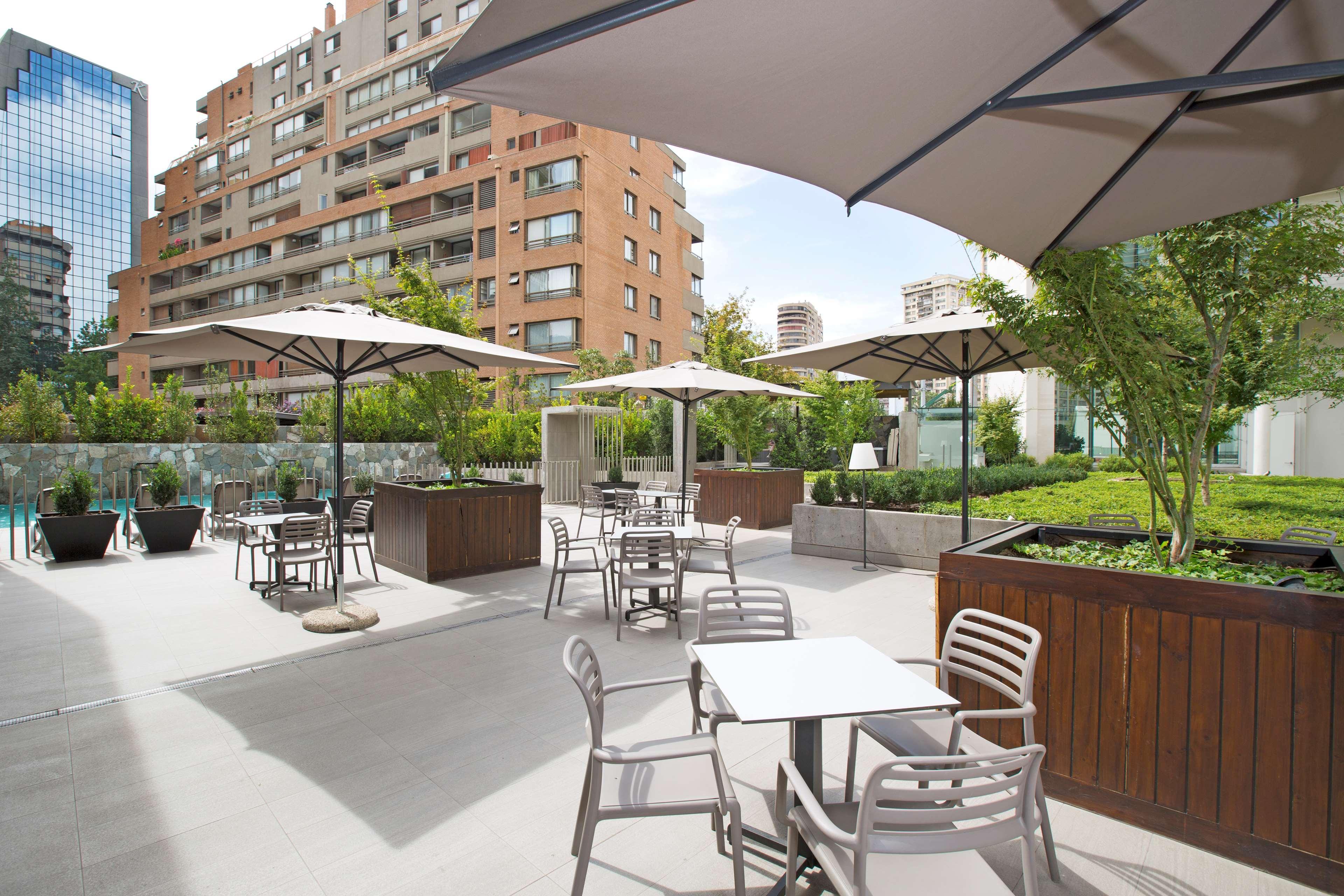 Отель Doubletree By Hilton Santiago Kennedy, Chile Экстерьер фото