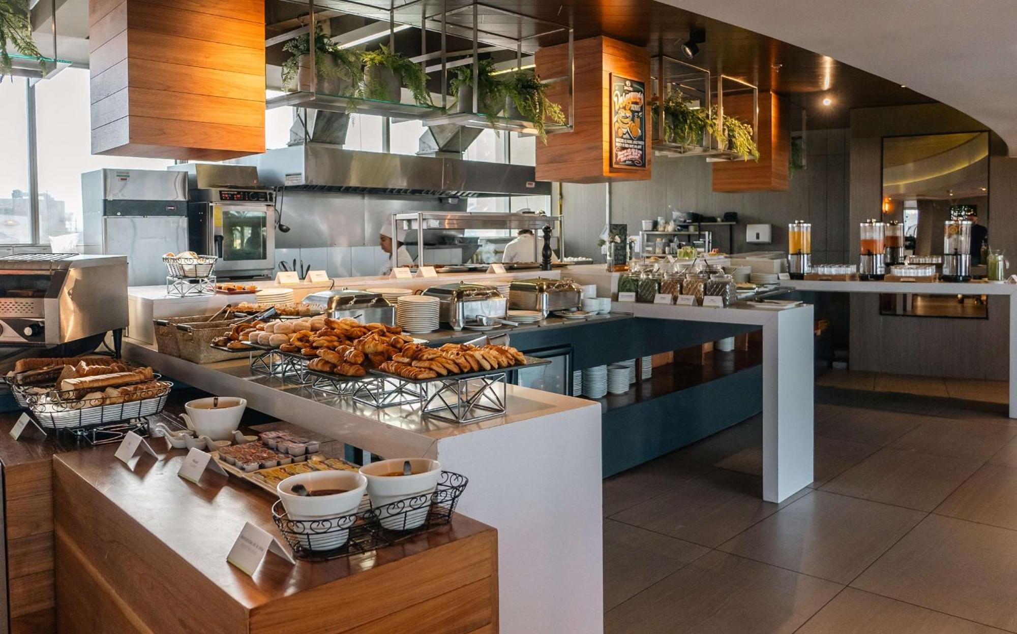 Отель Doubletree By Hilton Santiago Kennedy, Chile Экстерьер фото