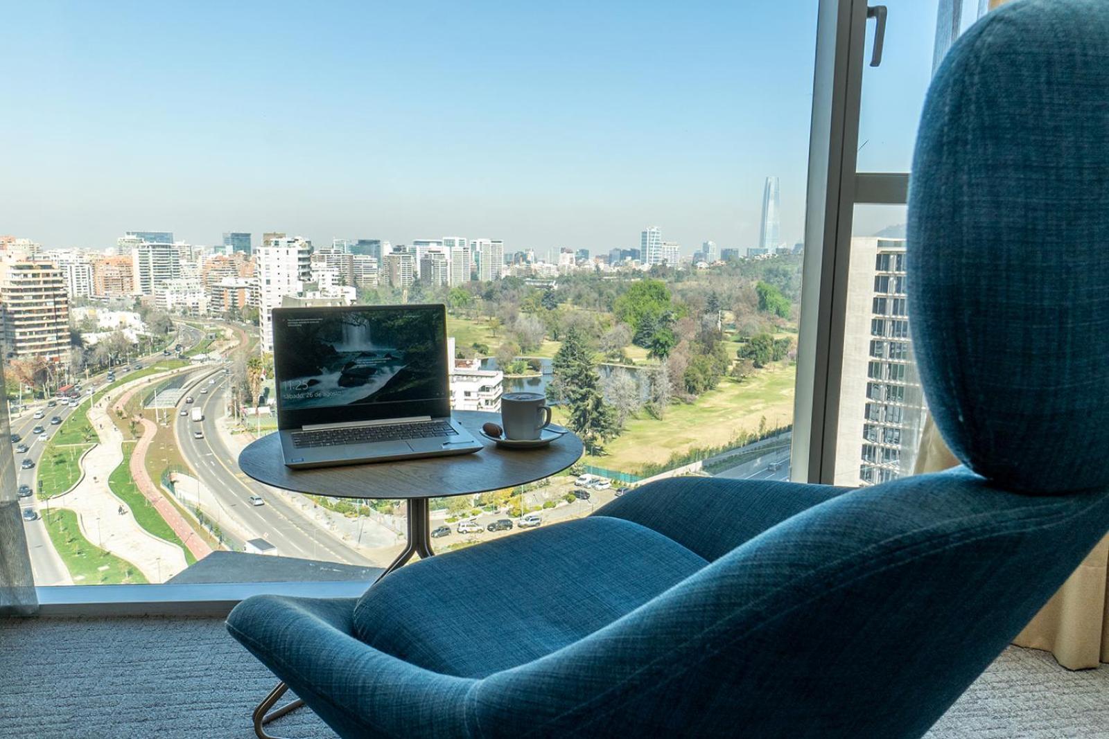 Отель Doubletree By Hilton Santiago Kennedy, Chile Экстерьер фото