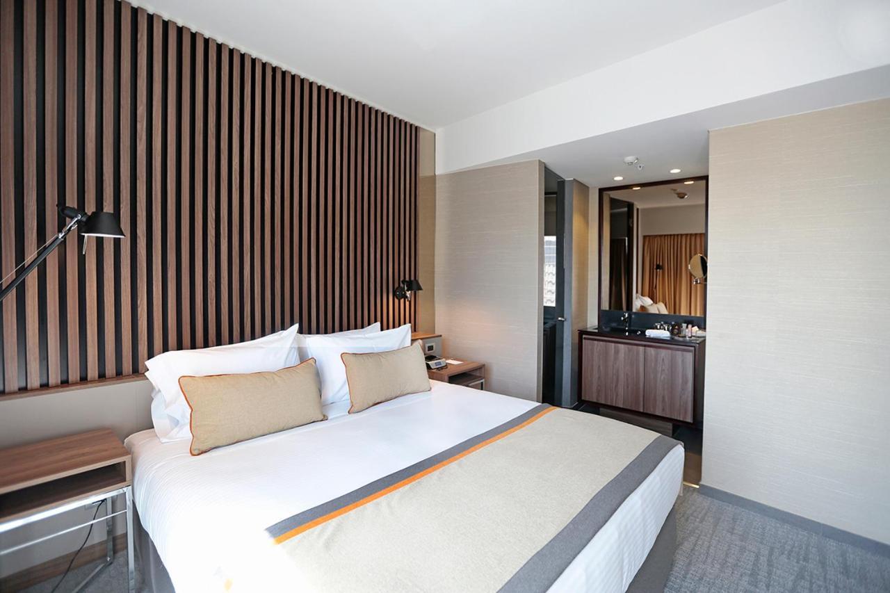 Отель Doubletree By Hilton Santiago Kennedy, Chile Экстерьер фото