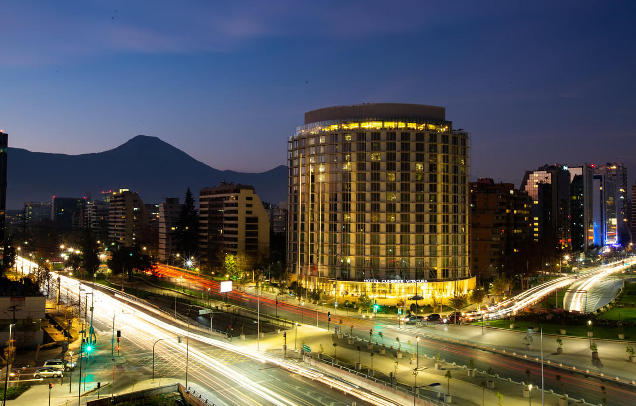 Отель Doubletree By Hilton Santiago Kennedy, Chile Экстерьер фото